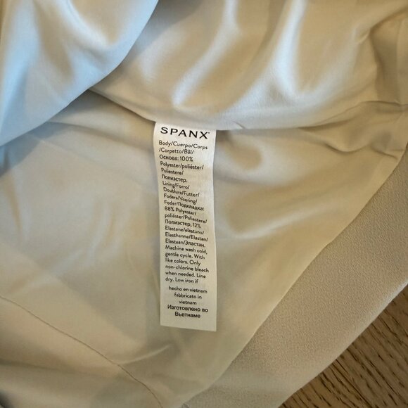SPANX Opacity Crepe Wrap Blazer, Size M, NWT, Parchment color - Picture 5 of 8